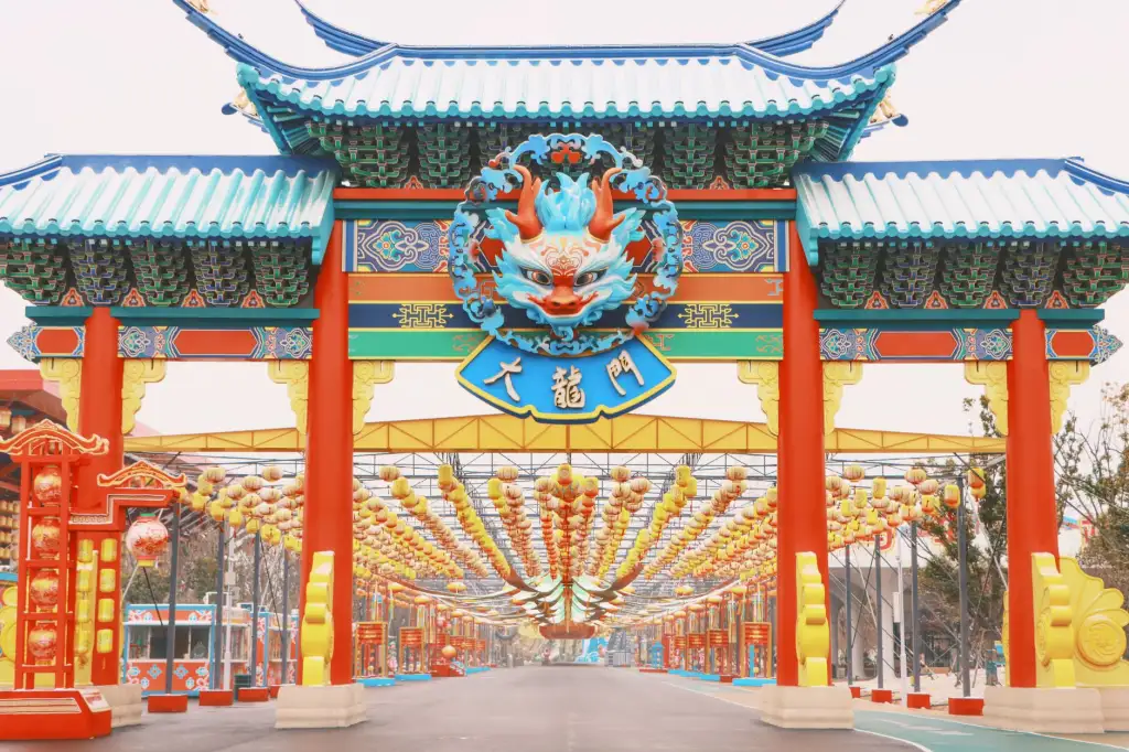 2025年西安艺术培训行业新趋势：美术与舞蹈教育融合方向分析封面图
